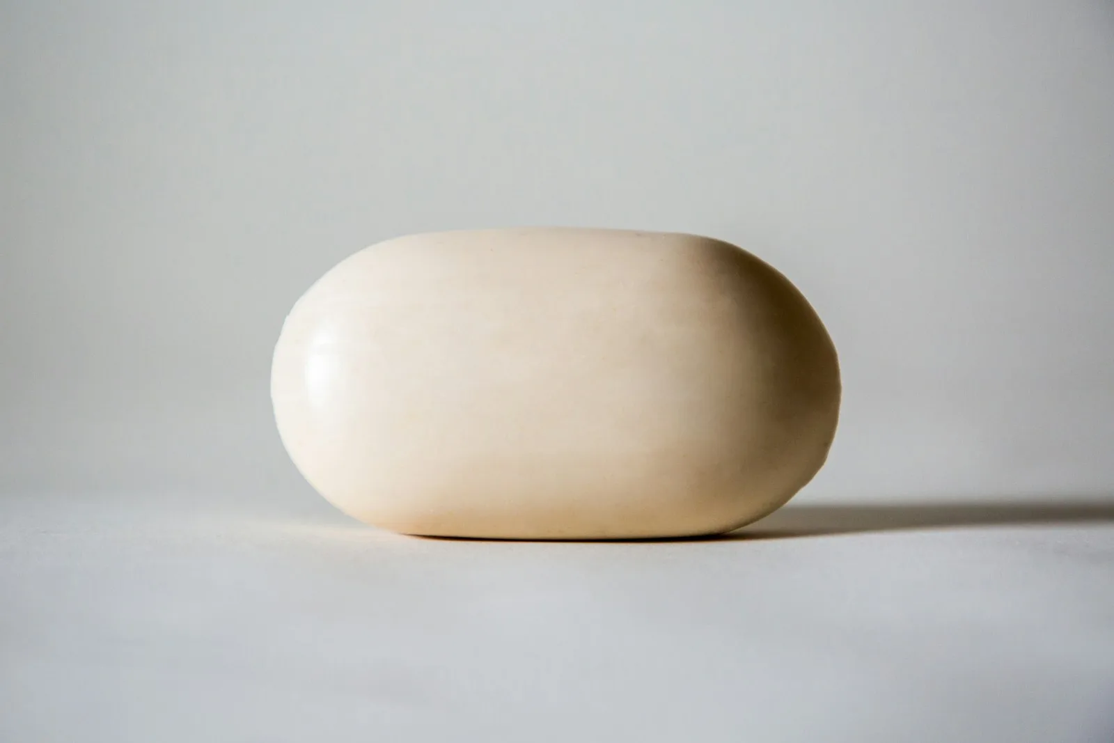 Wit object op tafel